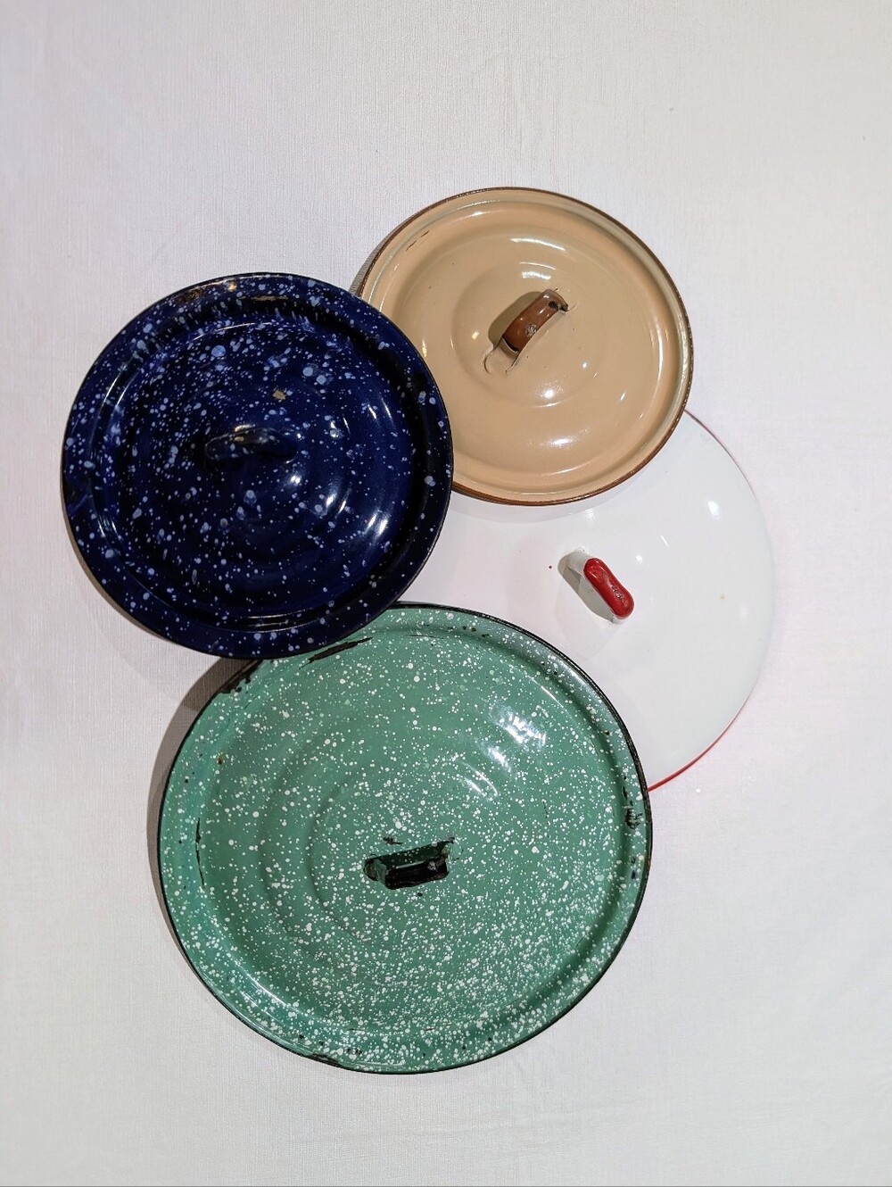 Charming Vintage Enamelware Graniteware Primitive Kitchen Pot Pan Lids, Lot Of 4